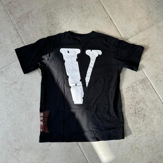 Vlone Men's T-shirt - Black - L on Productcaster.