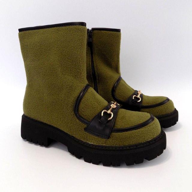 Preloved Women's Ankle Boots - Green - UK 7 on Productcaster.