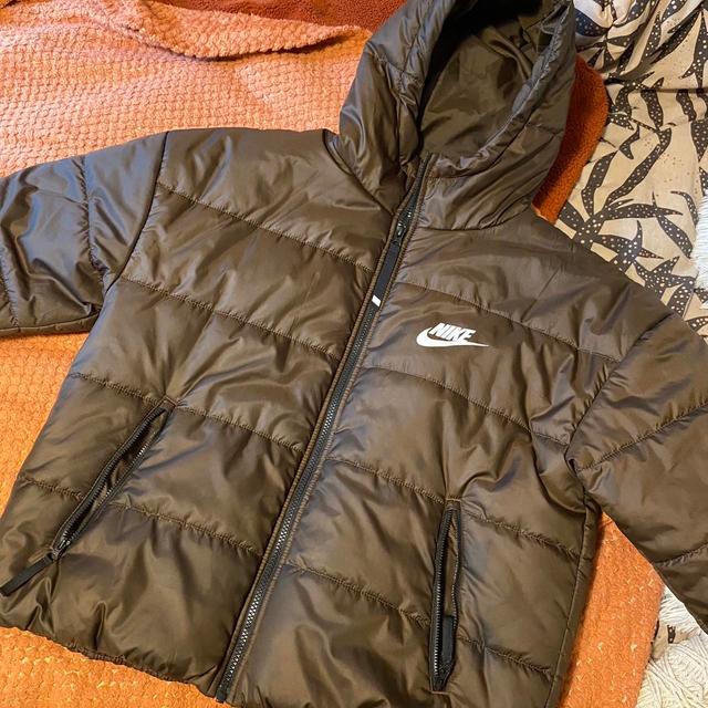 Nike Women's Outdoors Jacket - Brown - M on Productcaster.