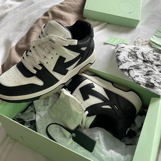 Off-White Men's Trainers - Black - UK 8 on Productcaster.