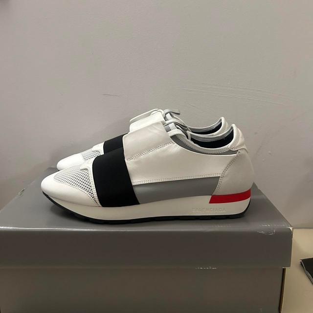 Balenciaga Men's Trainers - Black/White - UK 7 on Productcaster.