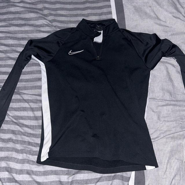 Nike Men's Jumper - Black - S on Productcaster.