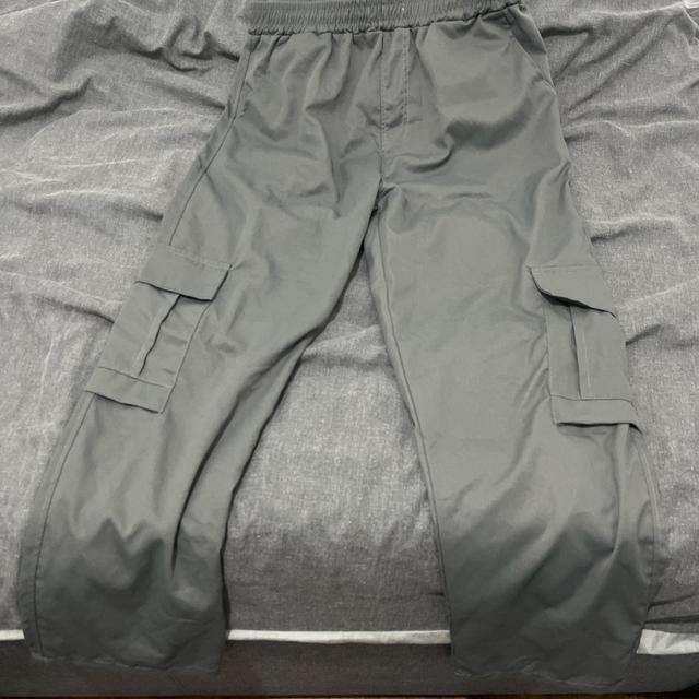 Men's Cargo Trousers - Grey - S on Productcaster.