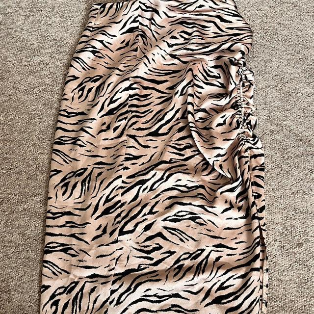 Primark Women's Skirt - Tan/Black - UK 4 on Productcaster.