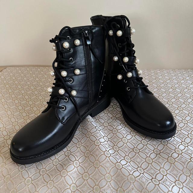 Women's Boots - Black - UK 7 on Productcaster.