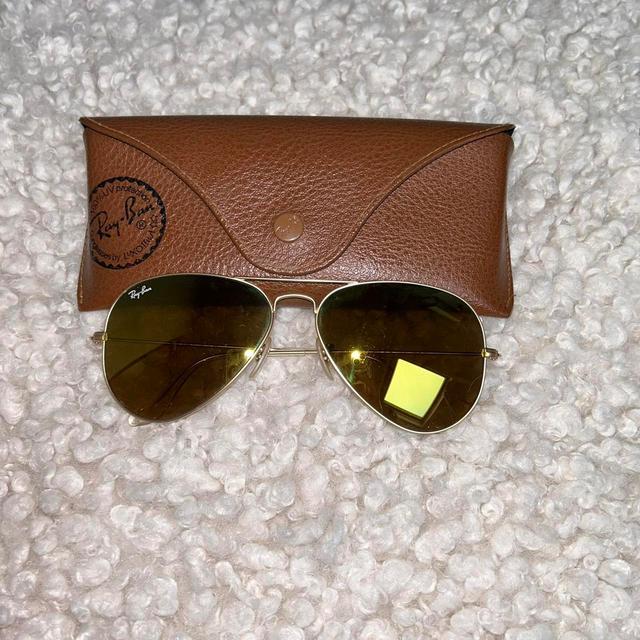 Ray-Ban Women's Aviator Sunglasses - Gold on Productcaster.