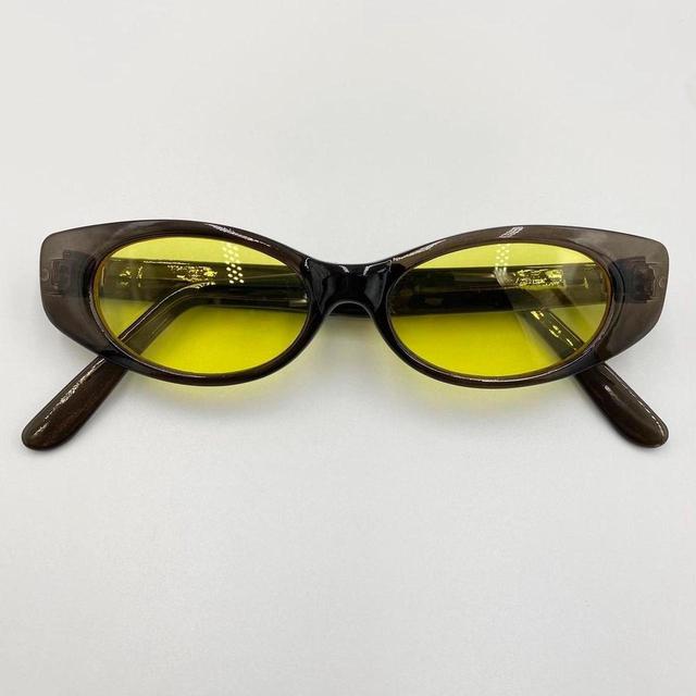 Preloved Women's Cat eye Sunglasses - Black/Yellow on Productcaster.