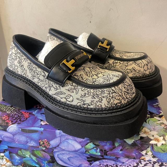 Vintage Women's Loafers - Black/White on Productcaster.