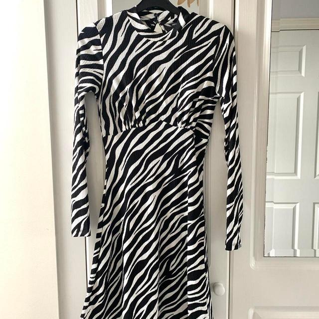 Preloved Women's Casual Dress - Black/White - 8 on Productcaster.