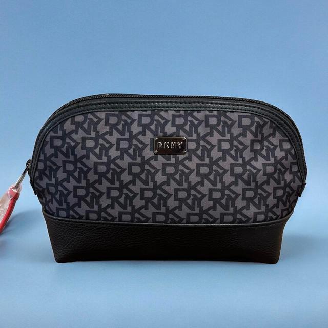 DKNY Women's Makeup and wash bags - Black on Productcaster.