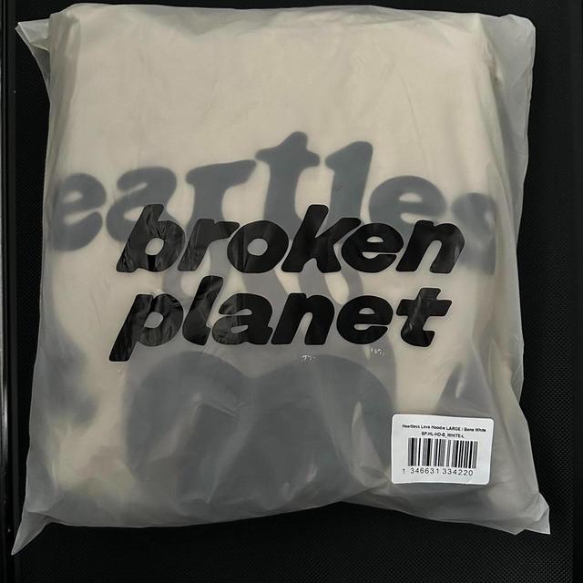 Broken Planet Men's Hoodie - Cream/White - L on Productcaster.