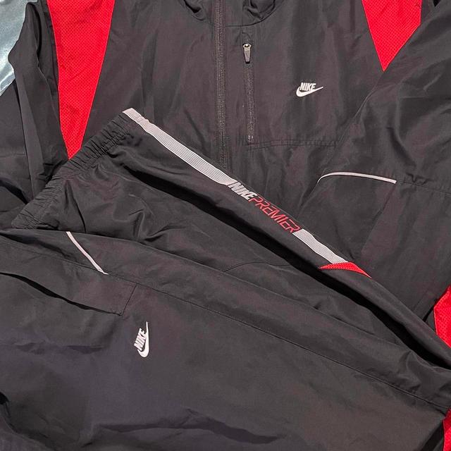 Nike Men's Lightweight Jacket - Black - XL on Productcaster.