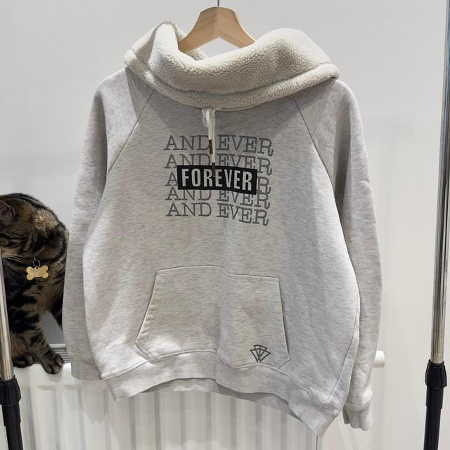 Preloved Women's Sweatshirt - Grey/White - 12 on Productcaster.