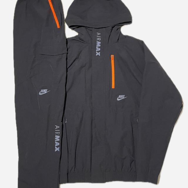 Nike Men's Lightweight Jacket - Black/Orange - L on Productcaster.