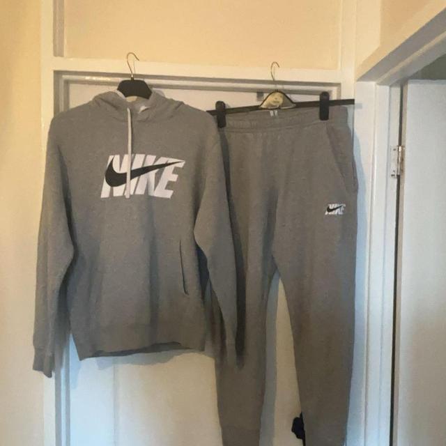 Nike Men's Hoodie - Grey - S on Productcaster.