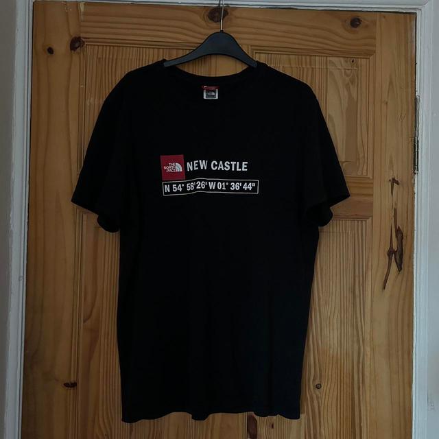 The North Face Men's T-shirt - Black - M on Productcaster.