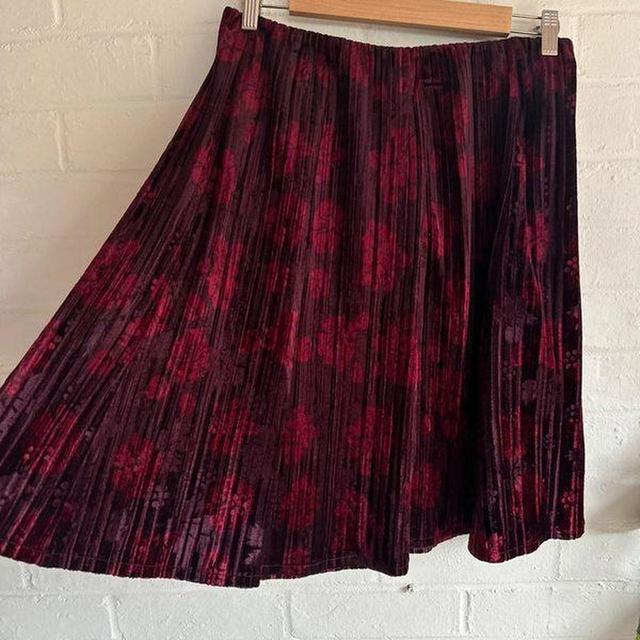 Preloved Women's Skirt - Burgundy - UK 14 on Productcaster.