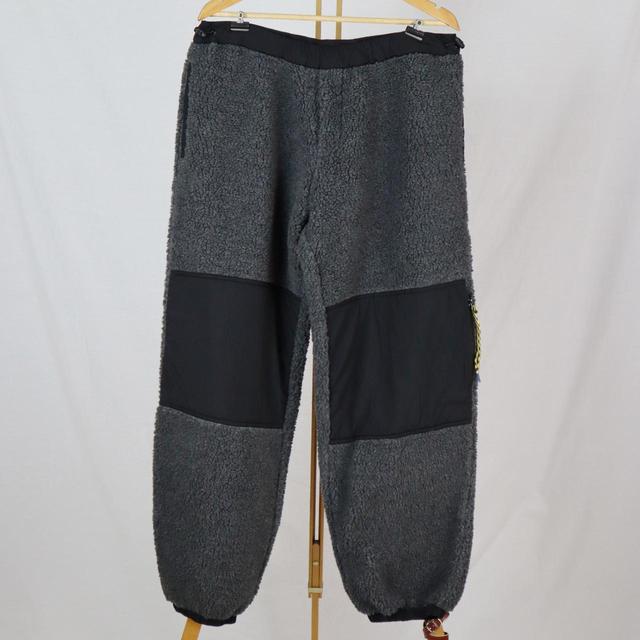 Aries Arise Men's Sweatpants - Grey - L on Productcaster.