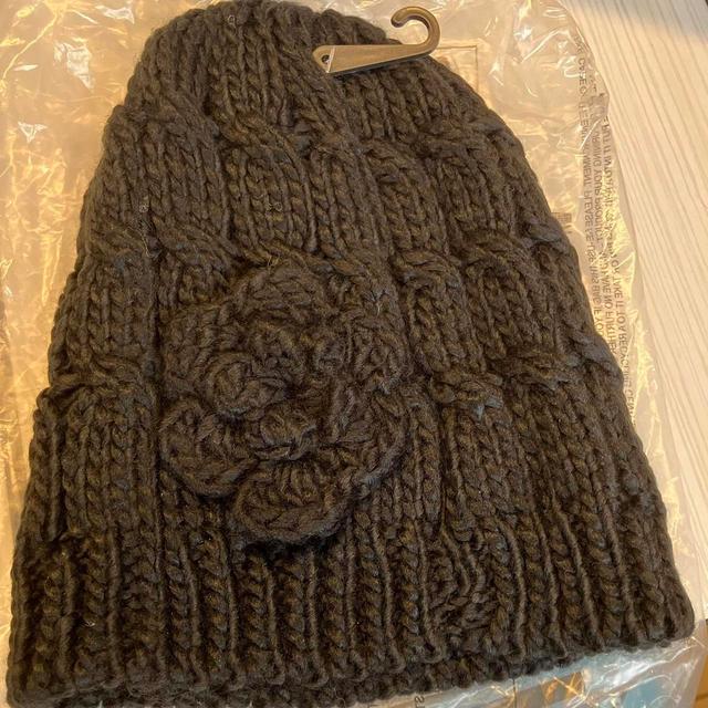 Women's Beanies - Black on Productcaster.