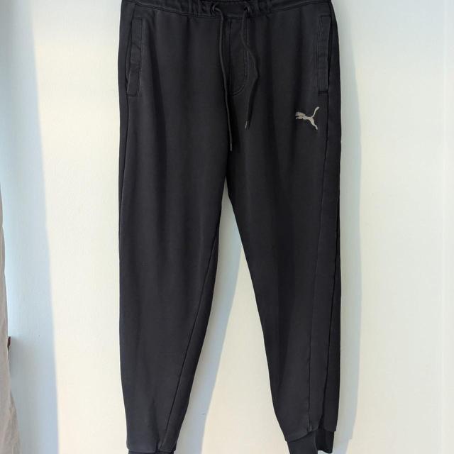 Puma Men's Sweatpants - Black - L on Productcaster.