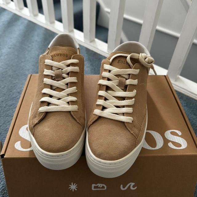 Soludos Women's Trainers - Tan - UK 5 on Productcaster.