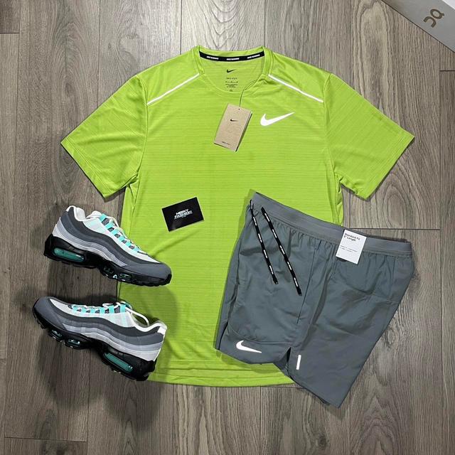 Nike Men's T-shirt - Green/Khaki - L on Productcaster.