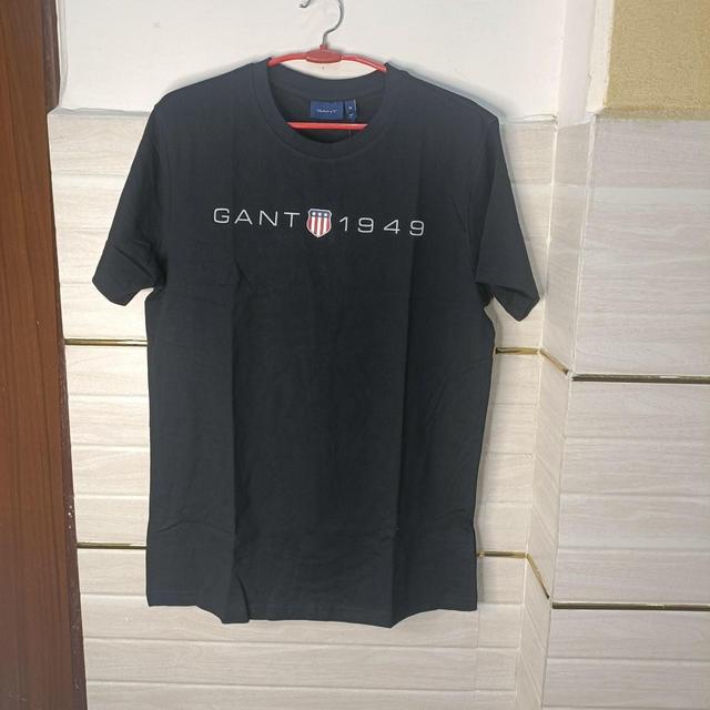 GANT Men's T-shirt - Black - M on Productcaster.