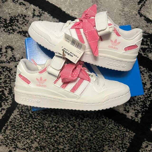 Adidas Women's Trainers - White/Pink - UK 4.5 on Productcaster.