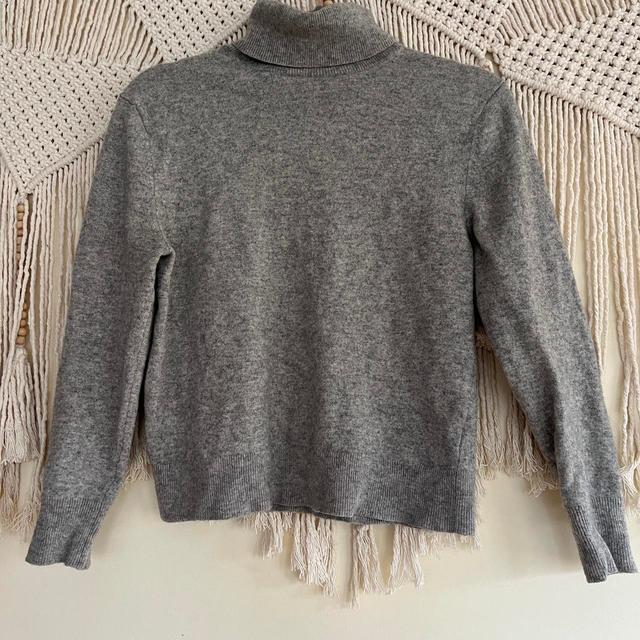 UNIQLO Women's Jumper - Grey - 8 on Productcaster.