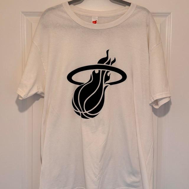 NBA Men's T-shirt - White - XL on Productcaster.