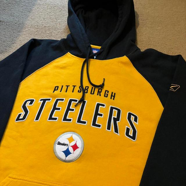 NFL Men's Hoodie - Yellow - S on Productcaster.