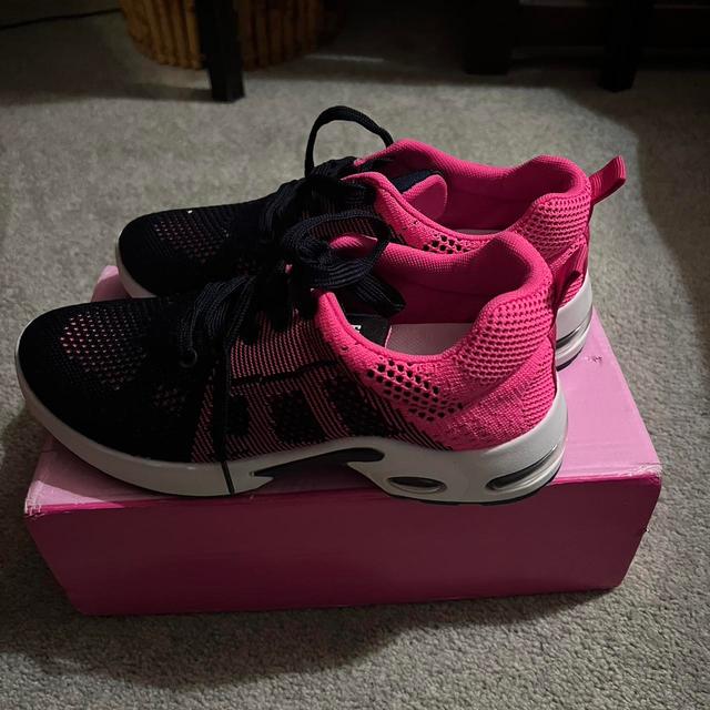 Women's Trainers - Pink/Black - UK 4.5 on Productcaster.