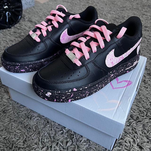 Nike Kids' Trainers - Black/Pink - 3-3.5 on Productcaster.