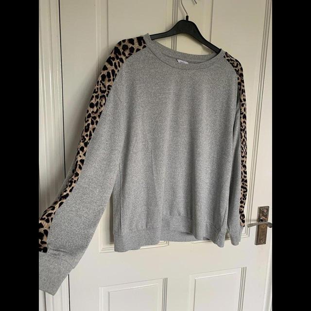 Women's Jumper - Grey - M on Productcaster.