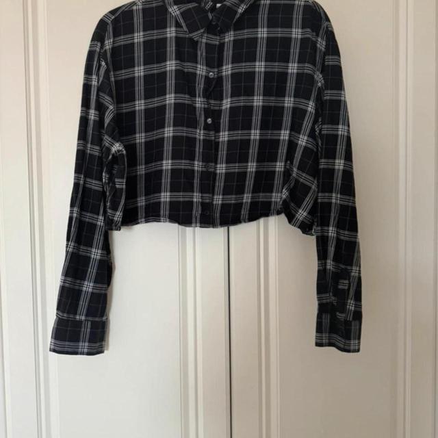 H&M Women's Shirt - Black - 10 on Productcaster.