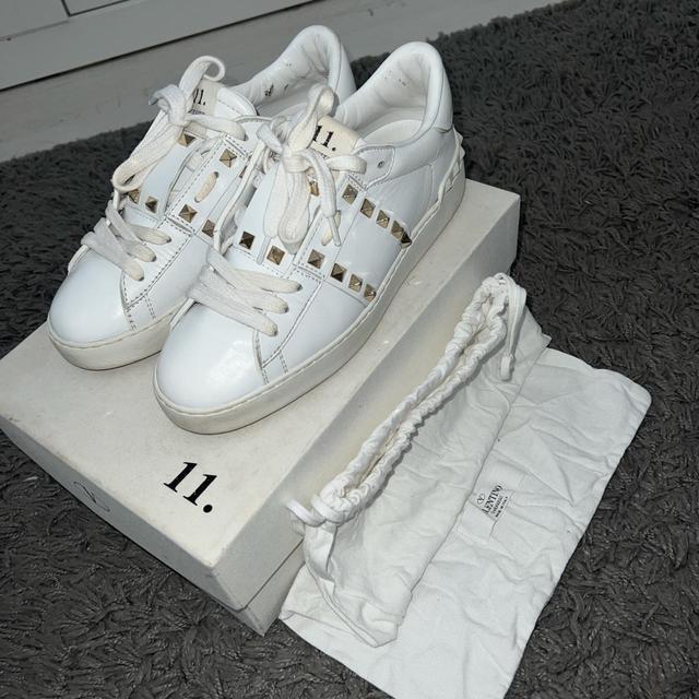 Valentino Women's Trainers - White/Gold - UK 4.5 on Productcaster.