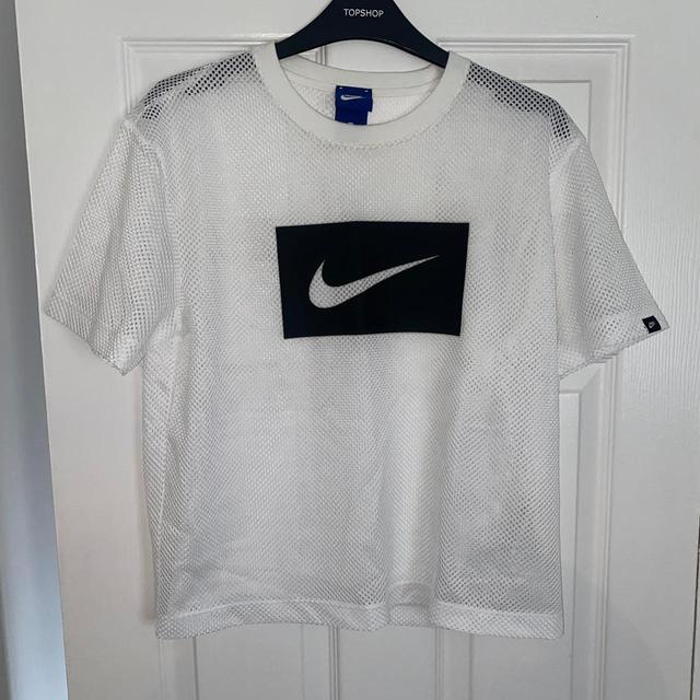 Nike Women's T-shirt - White - S on Productcaster.