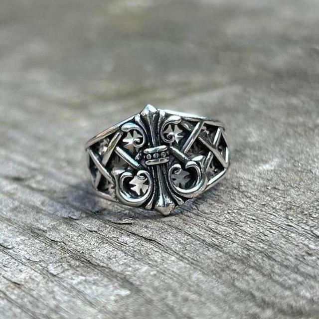 Men's Ring - Silver on Productcaster.