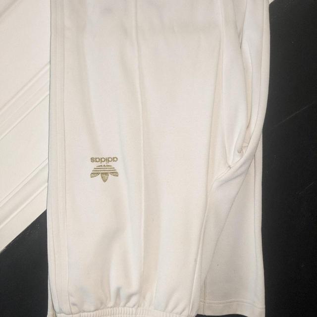 Adidas Men's Sweatpants - White/Gold - S on Productcaster.