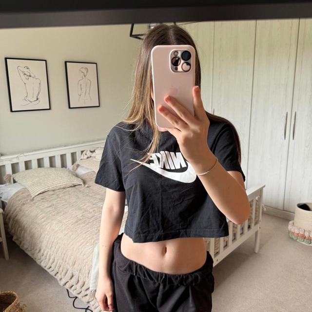 Nike Women's Crop top - Black - 4 on Productcaster.