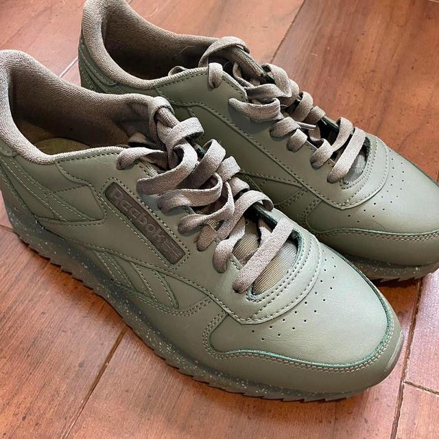 Reebok Women's Trainers - Khaki/Green - UK 7.5 on Productcaster.