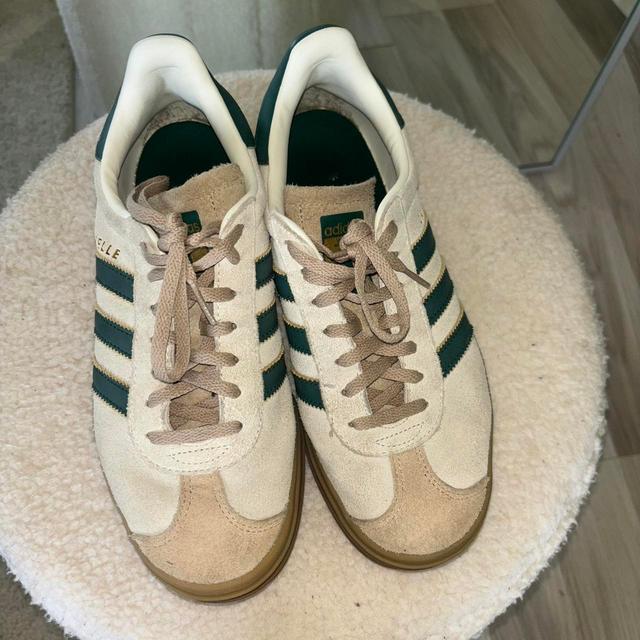 Adidas Women's Trainers - Green - UK 6.5 on Productcaster.