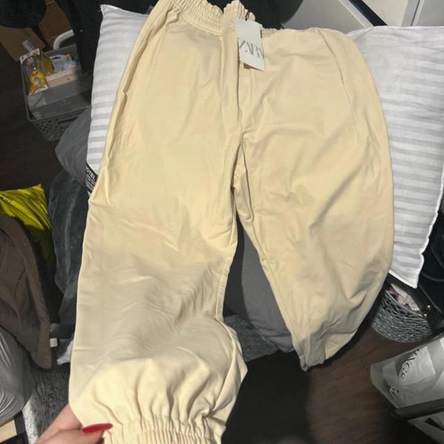 Zara Women's Sweatpants - Cream - UK 6 on Productcaster.