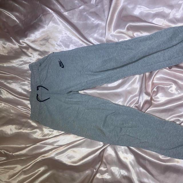 Nike Kids' Sweatpants - Grey on Productcaster.