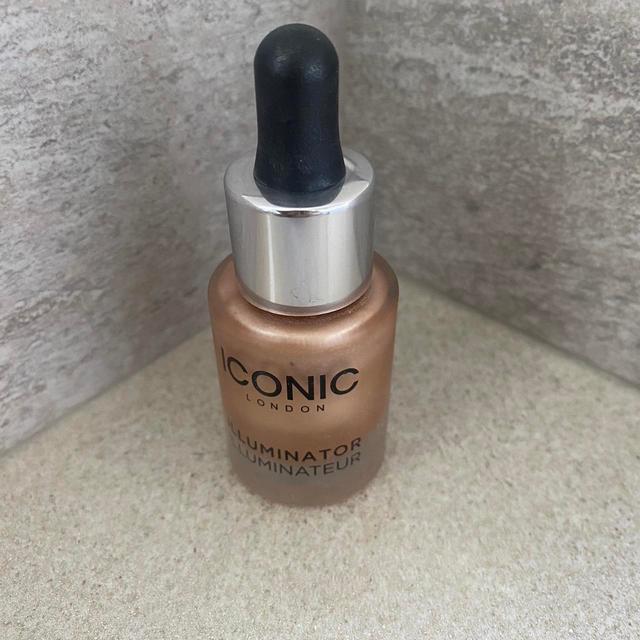 Iconic London Makeup - Gold/Silver on Productcaster.