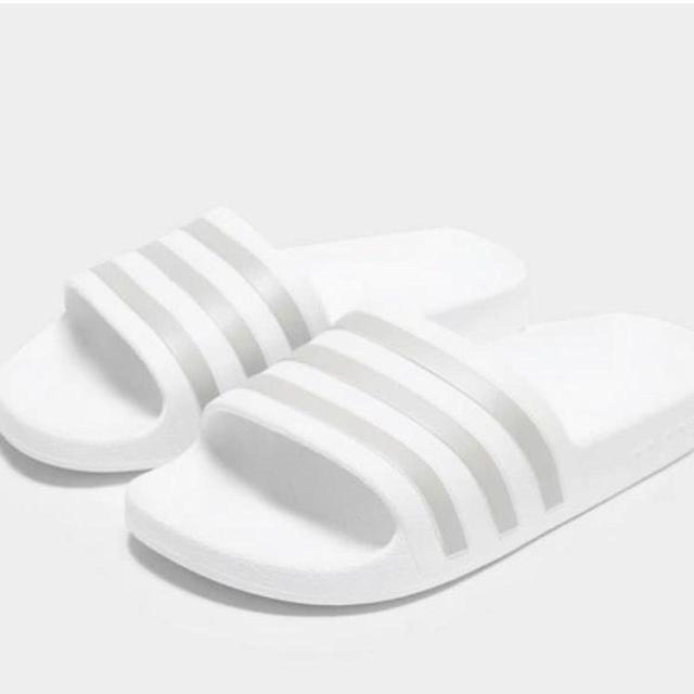 Adidas Originals Women's Slides - White - UK 6 on Productcaster.