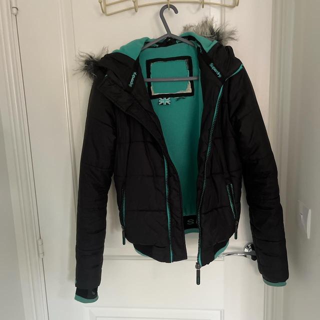 Superdry Women's Puffer - Black/Green - S on Productcaster.