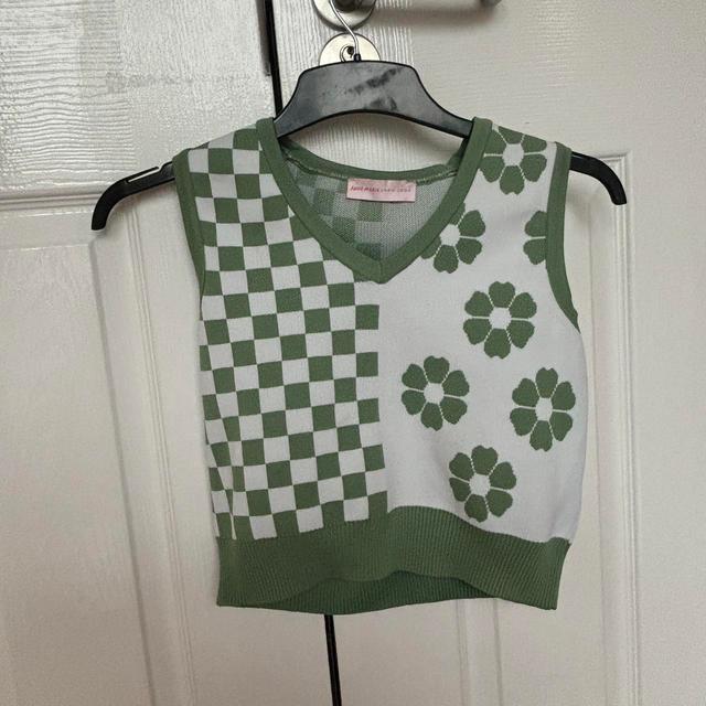 New Look Women's Crop top - Green/Multi - 6 on Productcaster.