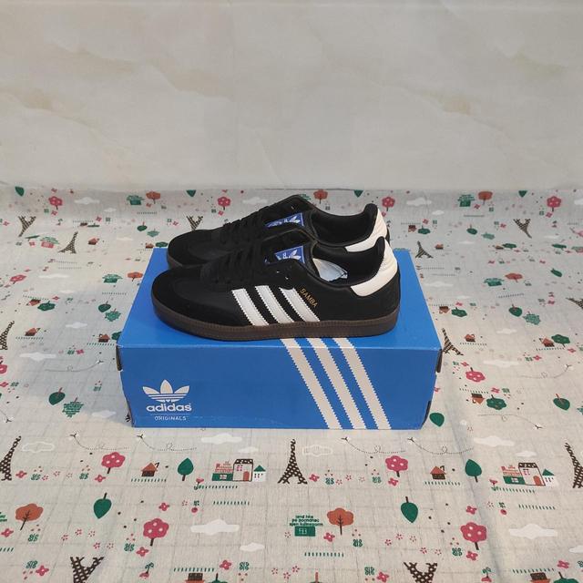 Adidas Women's Trainers - Black/White - UK 4.5 on Productcaster.