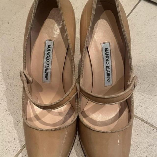 Manolo Blahnik Women's Footwear - Tan/Cream - UK 5.5 on Productcaster.